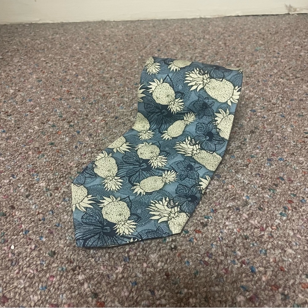 Vintage Tommy Bahama Men’s Necktie Blue Hawaiian Pineapple 100% Silk